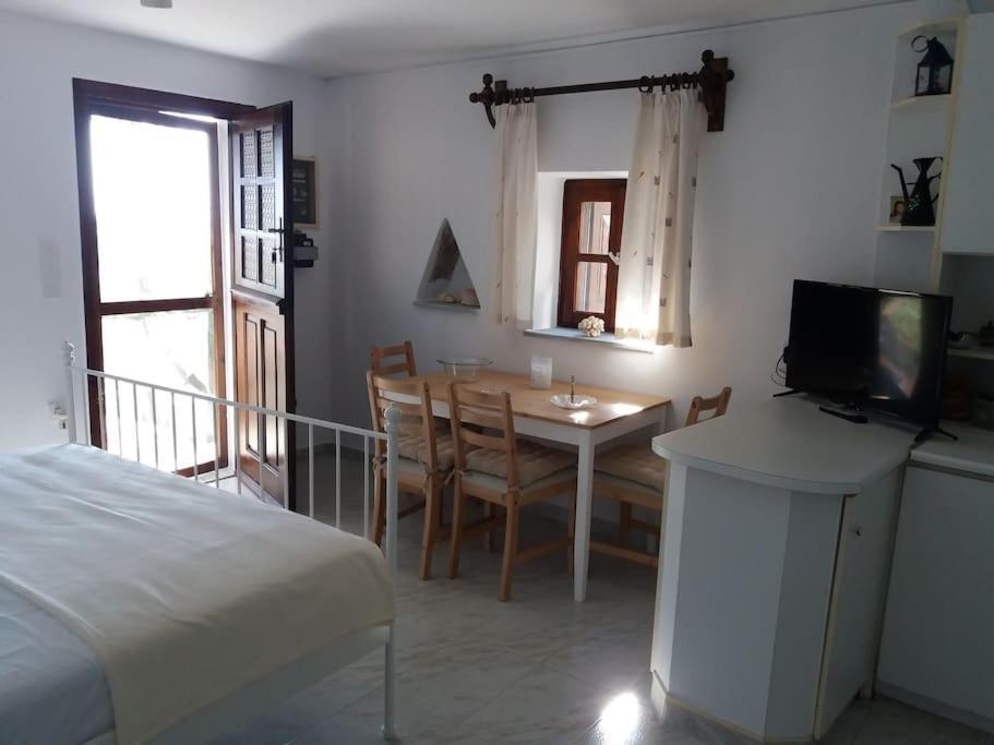 Grandpa Simos' Traditional Guest House Agios Romanos المظهر الخارجي الصورة